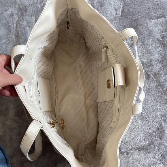 BNWT DKNY leather tote in ivory and beige with woven detail - Picture 6 of 11